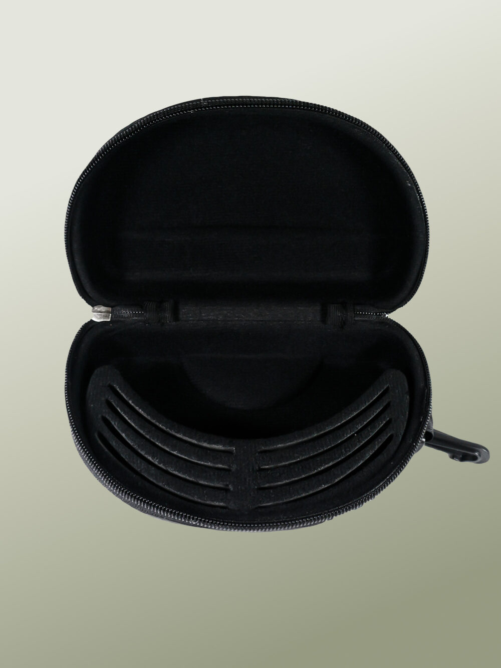 Gafas Tácticas Fotocromáticas para la Montaña con Oscurecimiento Negro, 5 Lentes Intercambiables Antigolpes, Almohadillas Nasales Antideslizantes y Ajustables, Patillas Intercambiables, Clip Óptico para Lentes Formulados, Funda Antigolpes - Image 9